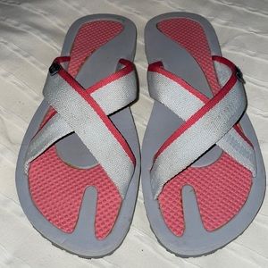 Nautica | grey and pink slippers | Size 7